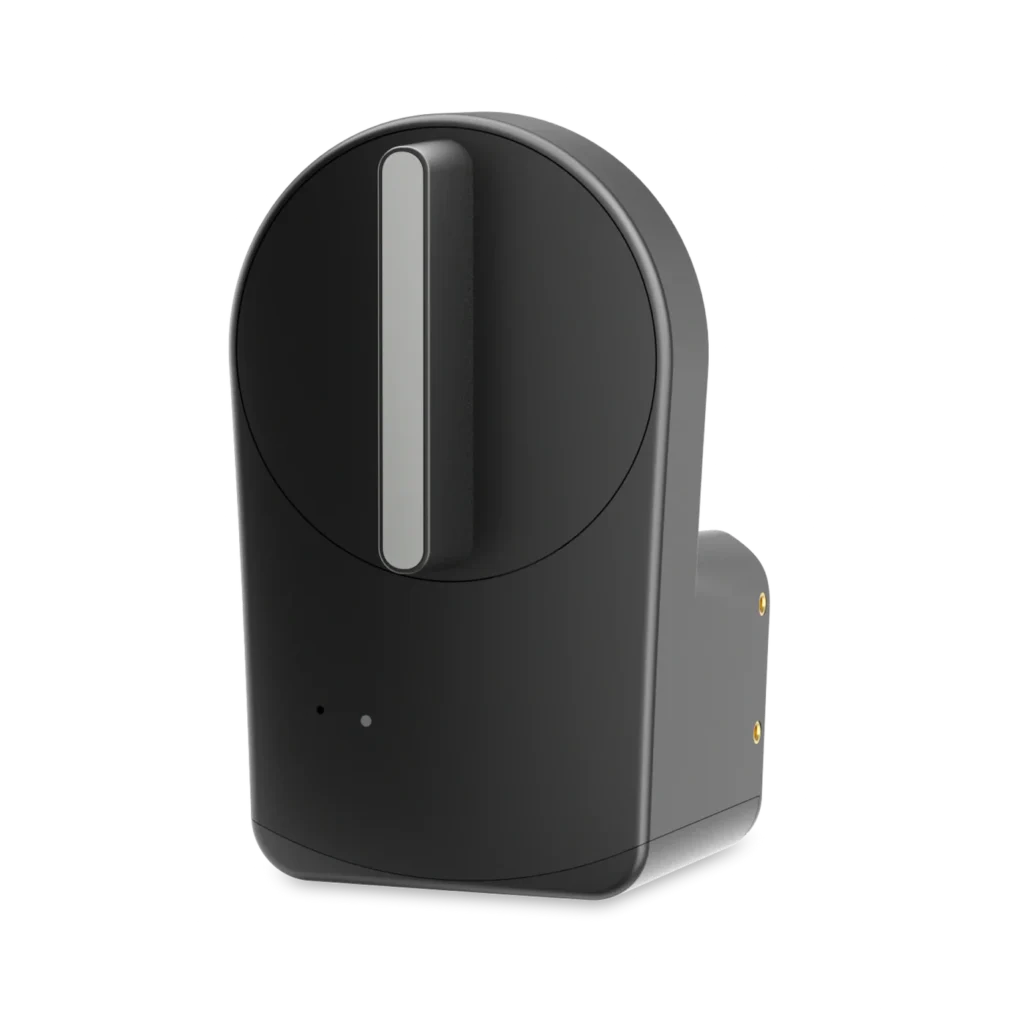 SESAME5の本体を正面から撮影した公式製品画像。黒い筐体に縦長のつまみが中央に配置されている。